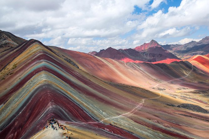1-day excursion to Color Mountain and Red Valley (Optional) - Meeting points and the rough timeline from Plaza Mayor to Plaza Regocijo