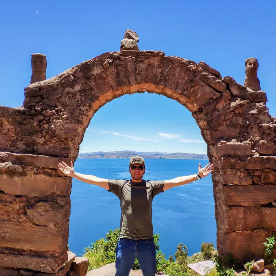2-Day Amantani Island homestay overnight Tour from Puno - Getting to the Uros Floating Islands: reed homes, guided walk, and real context