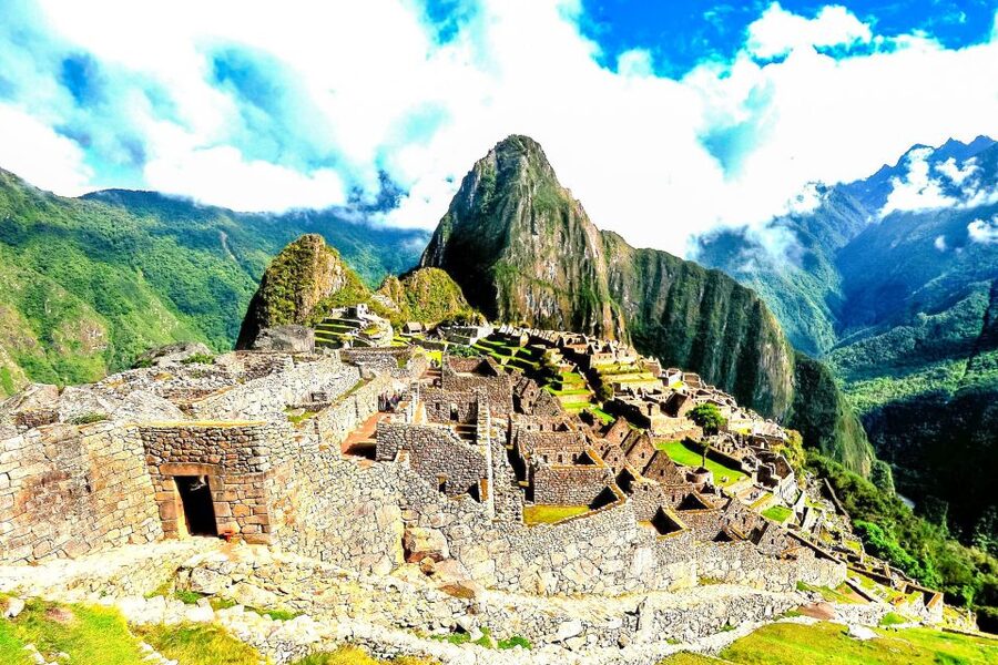 2-Day Inca Trail Hike to Machu Picchu & Panoramic Train - Inti Punku (Sun Gate) and the Descent Into Aguas Calientes