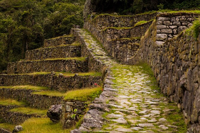 2-Day Inca Trail To Machu Picchu - Day 2 Machu Picchu Sunrise: Aguas Calientes and Your 3-Hour Visit