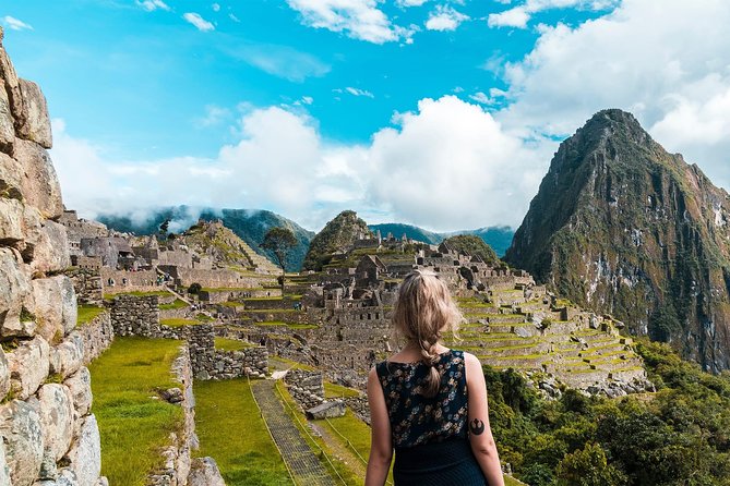 2-Day Machu Picchu and Rainbow Mountain Tour (Small group or Private) - Lunch in a mud-house and how the day finishes at a human hour