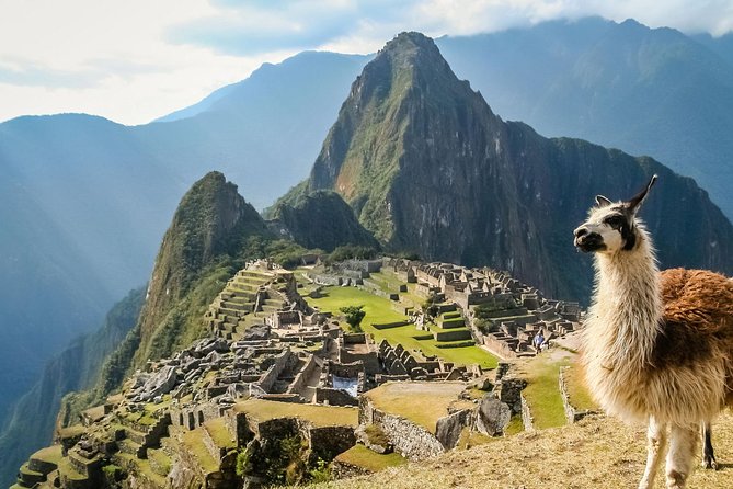 2-Day Machu Picchu and Rainbow Mountain Tour (Small group or Private) - The 3am Machu Picchu machine: train, bus, 2-hour guided tour