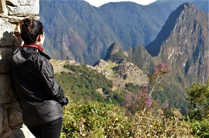 2 Day Machu Picchu Tour by Car - Day 1: Ollantaytambo, Abra Malaga, and the Hidroeléctrica to Aguas Calientes build-up