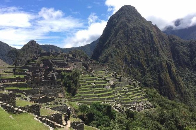 2-Day Machu Picchu Tour by Train from Cusco - Night In The Aguas Calientes Area: What You Gain By Not Booking This Separately