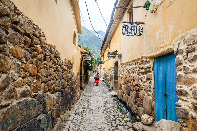 2 Day Sacred Valley and Machu Picchu Guided Tour from Cusco - Day 2 Machu Picchu: early pickup, controls, a 2 hour guided tour, then free time