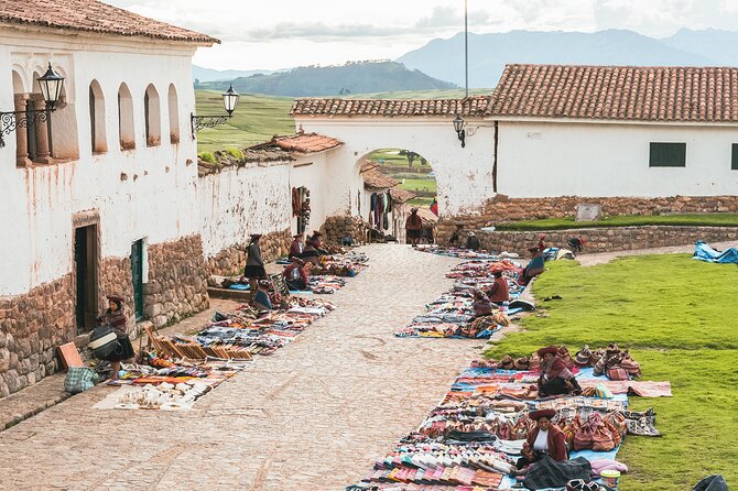 2 Day Sacred Valley and Machu Picchu Guided Tour from Cusco - Guides and small group size: why that 2 day structure feels calm