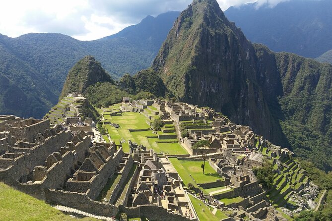 2-Day Sacred Valley & Machu Picchu by Train - Small Group Tour - Machu Picchu day: the guided route that keeps you oriented