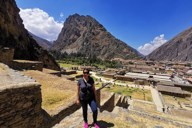 2 Day Tour: Sacred Valley Cultural and Machu Picchu by train - Urubamba lunch and Ollantaytambo: setting up the train ride mood
