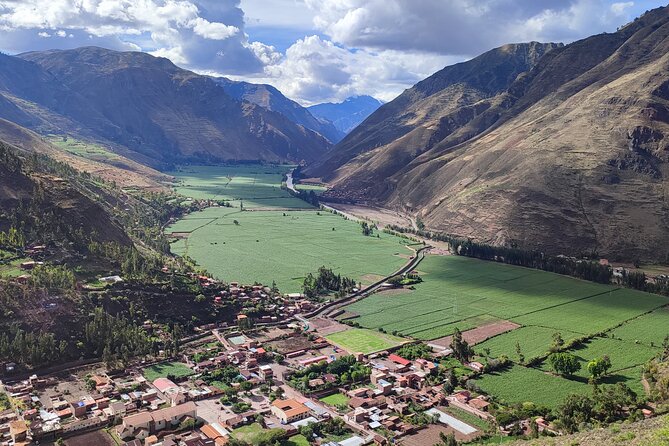 2 Days Sacred Valley Private Tour and Sunrise in Machu Picchu - Pisac: Inca Ruins and the Market Factor