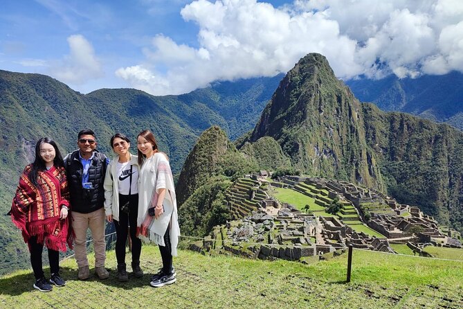 2 Days Sacred Valley Private Tour and Sunrise in Machu Picchu - Taray Lookout: A Quick Start With the Sacred Valley in View