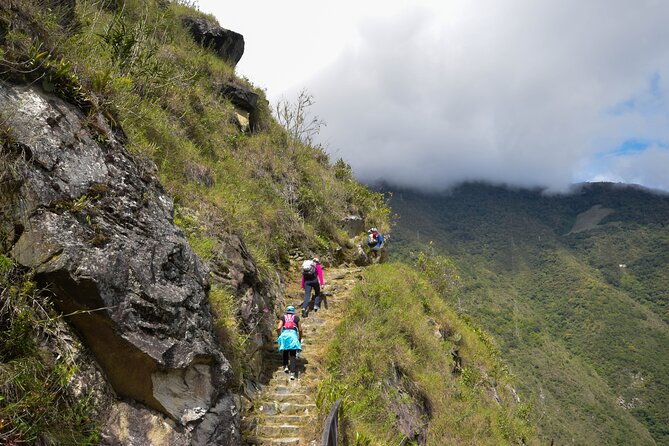 2 Days Shared Inca Trail to Machu Pichu - Day 2 at Machu Picchu: the 5:30 bus, checkpoint, and guided walk