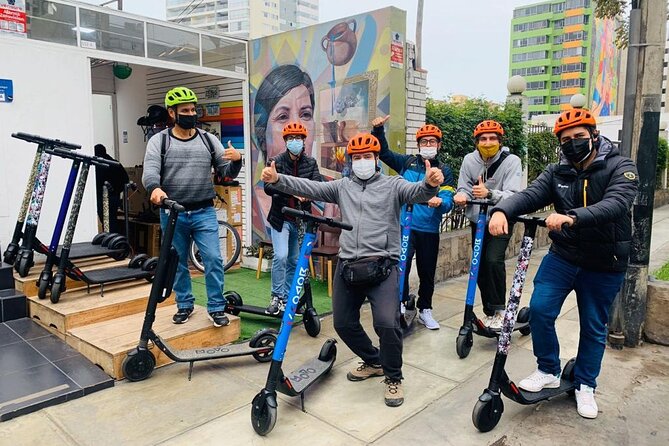 3-Hour Private Scooter Tour through Miraflores with Guide - Starting at Av. 28 de Julio 552: the scooter coaching moment