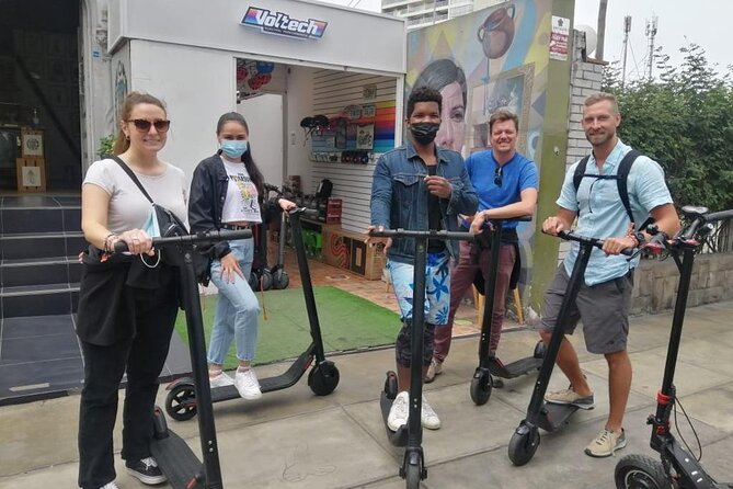 3-Hour Private Scooter Tour through Miraflores with Guide - Parque del Amor and El Beso: the cliffside photo stop