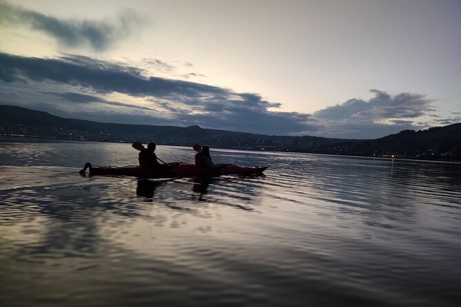 3 Hours of Route during Sunset in Kayak by Lake Titicaca - Stop on the Uros: what the family home visit adds