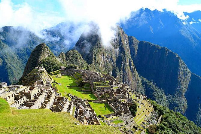 4-Day Classic Inca Trail to Machu Picchu - Runkurakay, Sayacmarca, and the ridge-to-Machu Picchu reveal on Day 3