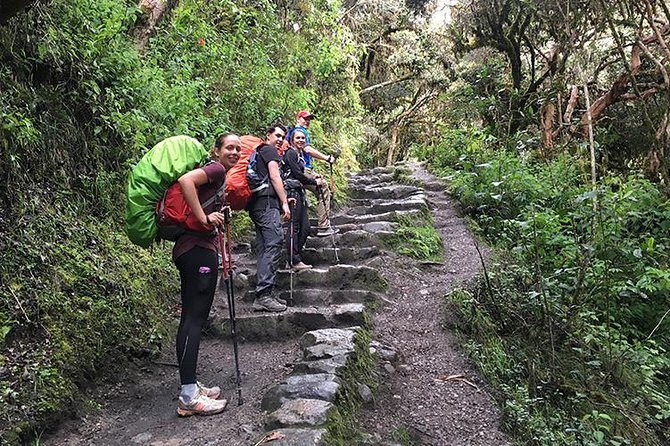 4-Day Trek to Machu Picchu Through the Inca Trail - Camping comfort: tents, sleeping pads, and the BASIC vs COMPLETE decision