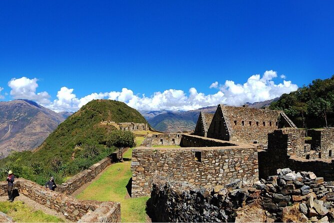4 Days Guided Tour in Choquequirao Peru - The trekking rhythm, from canyon drops to camp nights