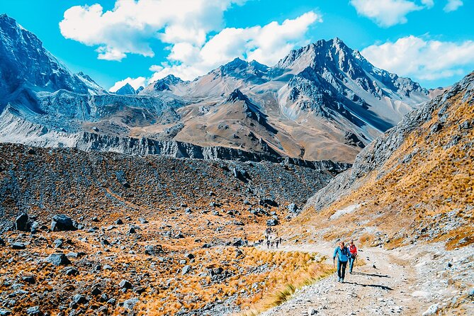 5-Day Premium Salkantay Trek - Guides, small groups, and safety on a trek like this