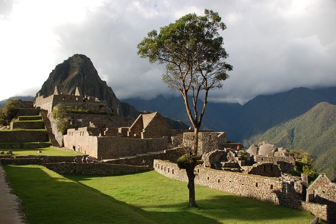 5 Day - Salkantay Trek - Day 2: Salkantay Pass at 4,650m, orchids and waterfalls on the way to Chaullay
