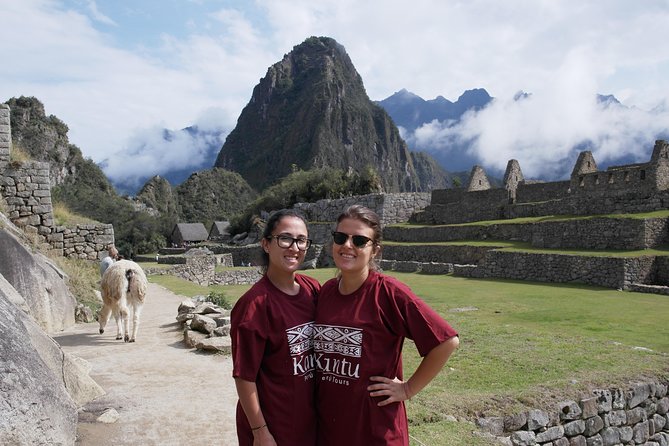 6-Day Tour of Cusco and Machu Picchu - Machu Picchu Circuit 2: Passport Check, Bus Up, and Guided Time