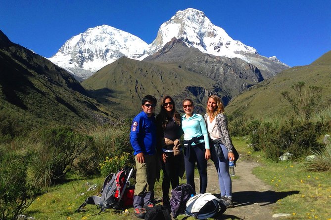 69 Lake - Cordillera Blanca - Private Service - Breakfast stop and the Llanganuco (Chinancocha) photo break