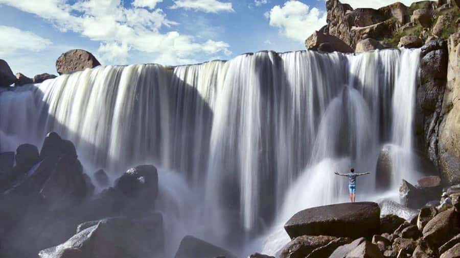 Adventure Day in Arequipa: Pillones Waterfall + Rock Forest - Pampa de Arrieros, a ghost-town pause with context