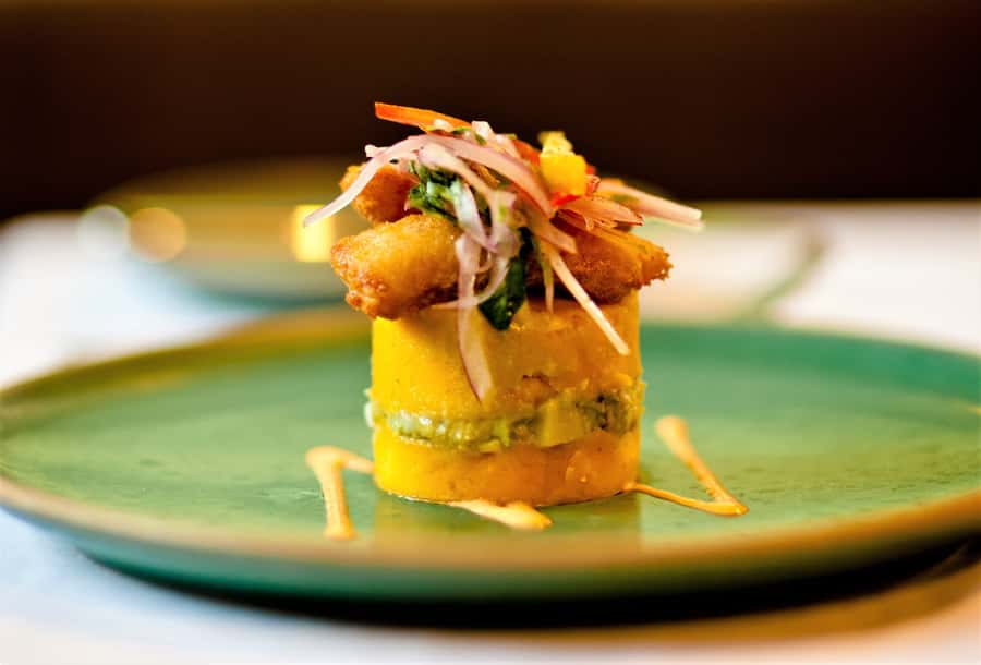 Aguas Calientes: Lunch at Cafe Inkaterra Restaurant - The river view and the Ese’Eja roof: why the room matters