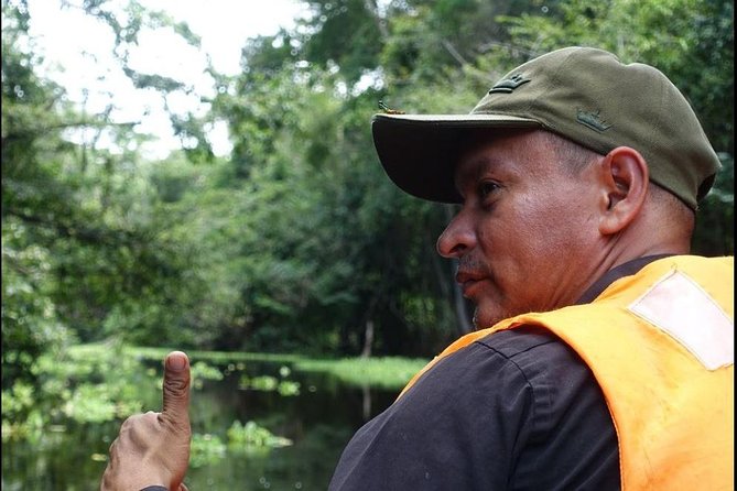 Amazon jungle expedition 4/ Days 3/ Nights - Day 4: giant water lilies and piranha fishing, then back to Iquitos at 5 pm