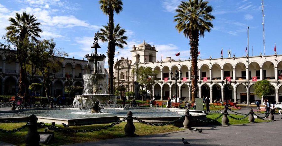 Arequipa: City and Country Tour - Plaza de Armas and the Centro Historico Walk-Through