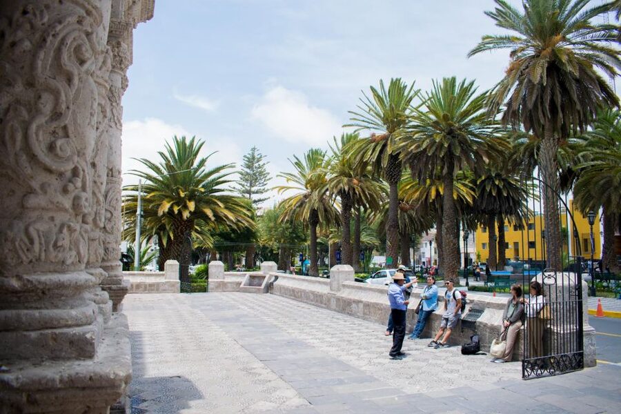 Arequipa: City and Countryside Panoramic Bus Tour - Plaza de Armas and Santa Catalina Monastery: Short City-Core Moments