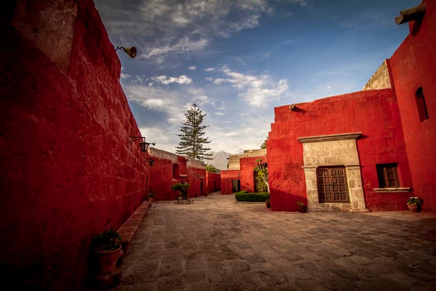 Arequipa: City Tour and Santa Catalina Monastery - Santa Catalina Monastery: A Walled City Inside Arequipa