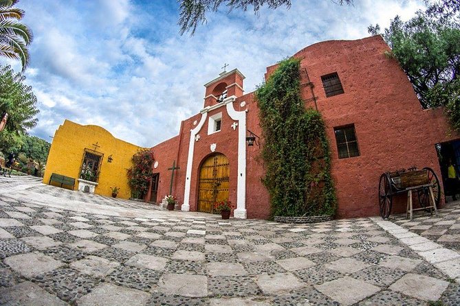 Arequipa, Historic and Colonial City and Santa Catalina Monastery - Stop 1: St Lazarus quarter origins, then Carmen Alto volcano views