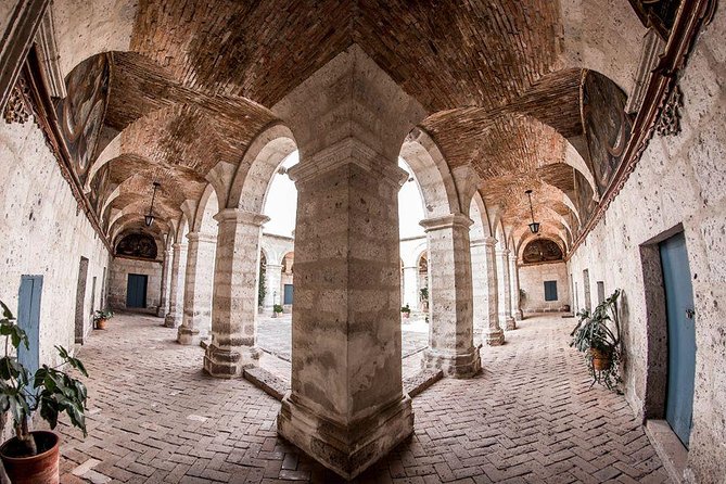 Arequipa, Historic and Colonial City and Santa Catalina Monastery - Yanahuara’s sillar arches and Andalusian-style charm at El Mirador