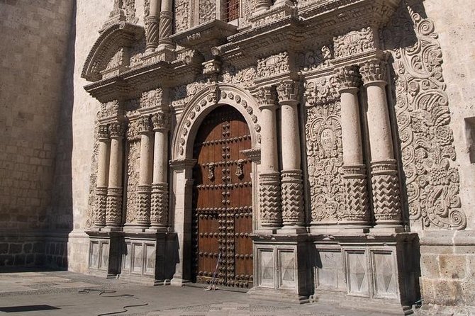 Arequipa, Historic and Colonial City and Santa Catalina Monastery - Plaza de Armas and the 16th-century Cathedral area