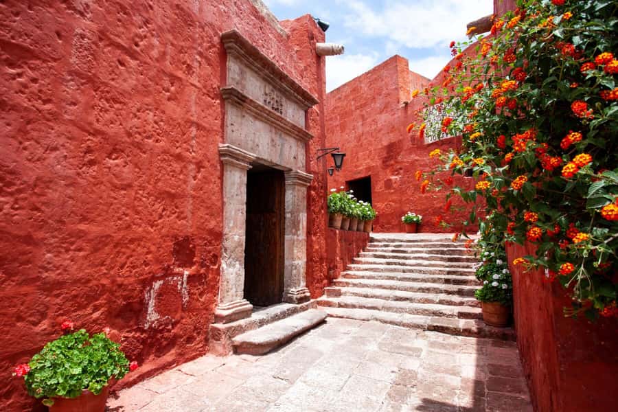 Arequipa Walking Tour and Santa Catalina Monastery - What to Wear, What to Leave Behind, and Comfort Tips