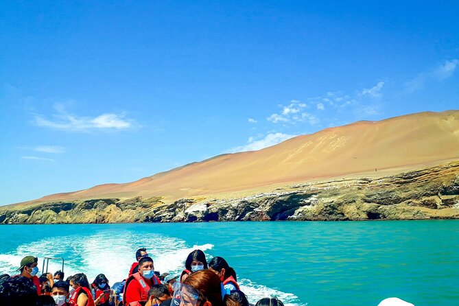 Ballestas Islands excursion from Paracas - Stop 1: El Candelabro, the Chandelier photo moment