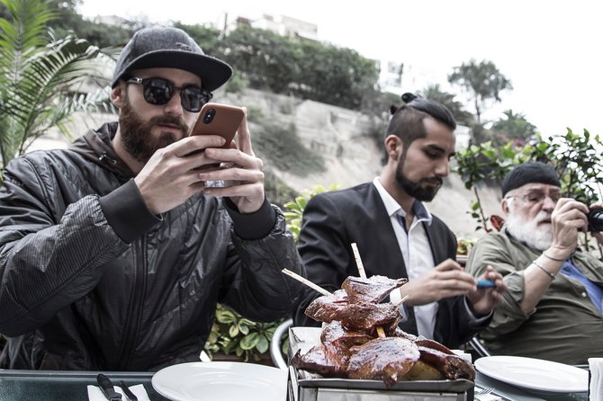Barranco Art and Food Tour: Graffiti Walk and Culinary Delights - Stop by Stop: Starting in Barranco’s Park With Colonial Flavor