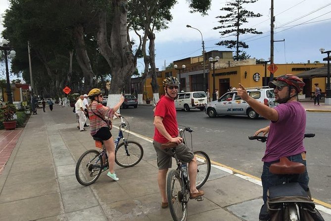 Bike Tour San Isidro, Miraflores and Barranco, - San Isidro, the calm and underrated neighborhood feel