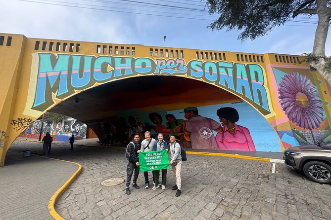 Bohemian and artistic ravine walking tour - Stop 2: Bajada de los Banos Murals with Meaning