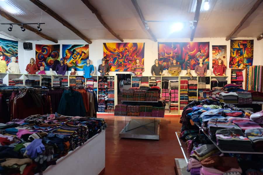 Camelid Center Visit in Cusco: Alpacas, Culture & Weaving - Feeding and photos: how to get the best moments in 2 hours