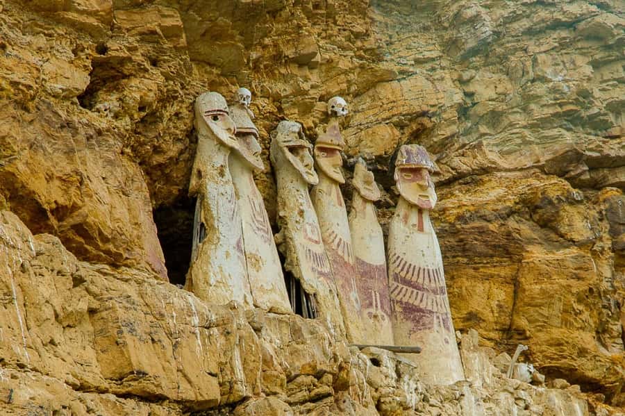 Chachapoyas: Karajía Sarcophagi & Quiocta Caves - Lamud stops and your lunch rhythm before Quiocta