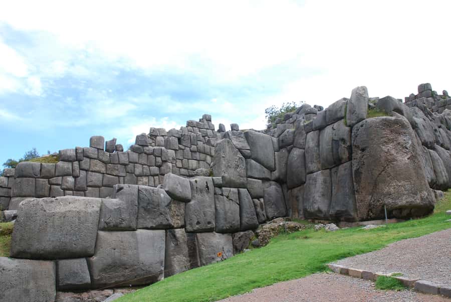 City Tour in Cusco: Qurikancha and Sacsayhuaman - Cusco City Tour Logistics: Meeting at Plaza de Armas and Staying on Time