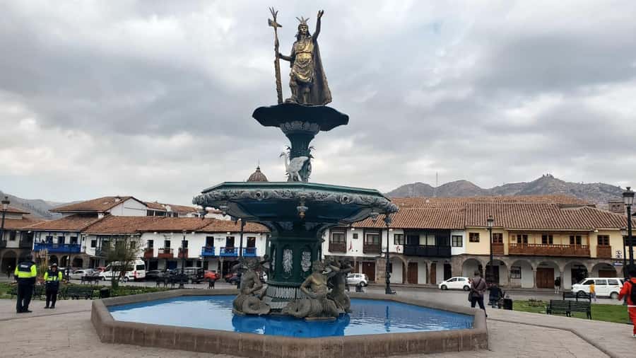 City Tour in Cusco: Qurikancha and Sacsayhuaman - Sacsayhuaman Fortress: Big Cusco Views, Guided History, and One Memorable Idea About Shoes