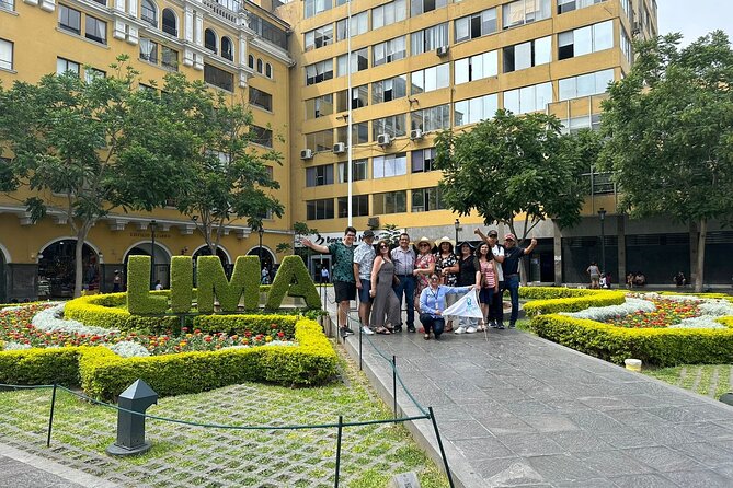 City Tour Lima / Santo Domingo - Plaza de Armas (Plaza Mayor): a short walk packed with major buildings