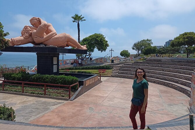 City Tour Lima / Santo Domingo - Love Park and Larcomar: end by the Pacific with a good next step