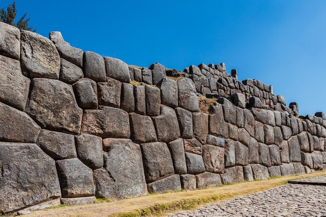 City tour Tour in the City of Cusco - Entering Qorikancha, where three eras are shown side by side