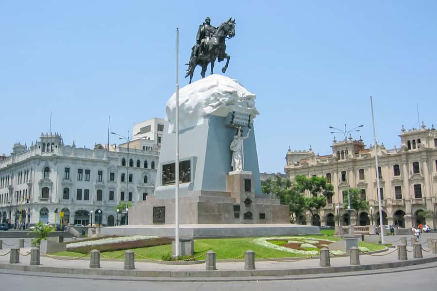 City Tour With Demonstration & Tasting of Pisco Sour - Love Park and Larcomar: Ocean Views Plus Colorful Mosaics