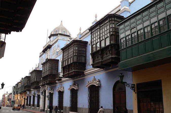 Colonial Casa Aliaga, Museo Central & Pisco Tasting - Casa de Aliaga and Osambela Palace Tickets: Architecture, Art, and Quiet Pace