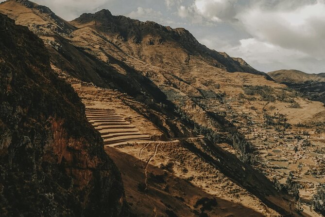 Combo Sacred valley Pisac Moray Salt mines and Ollantaytambo - Morning pickup in Cusco: the clock starts early