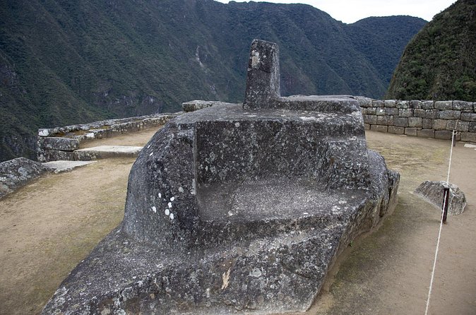 Complete tour from Cusco to Machu Picchu by Train - Circuit 2 with a live guide: how to make your Machu Picchu visit count
